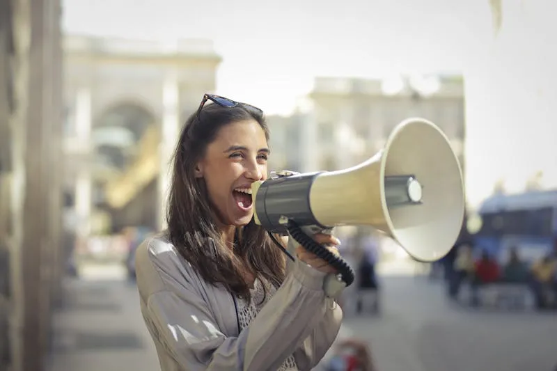 Impact des réseaux sociaux sur l'estime de soi : ce que disent les études