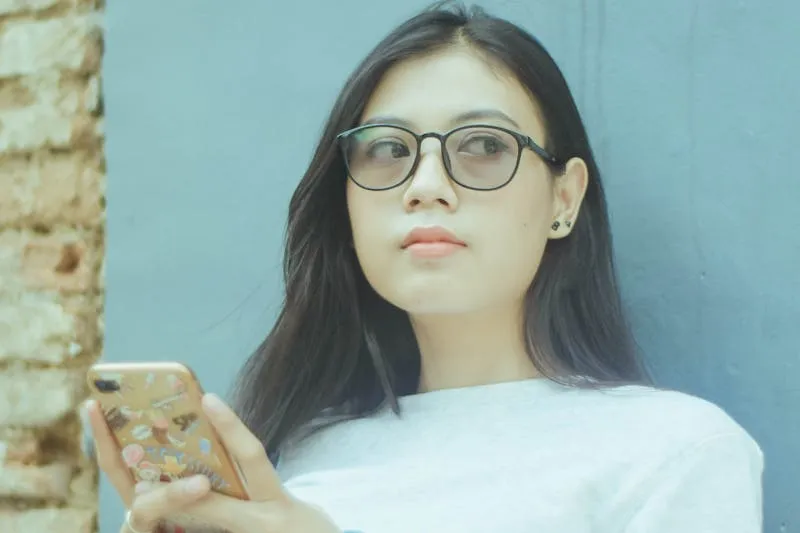 Grand faitout avec bouillon maison frémissant