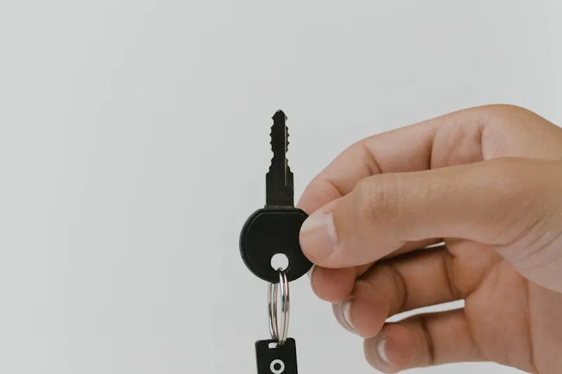 Écran de montre connectée affichant le suivi du cycle menstruel avec phases et prédictions