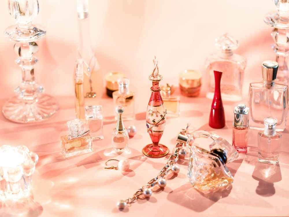 Quel parfum offrir à une femme : le guide pour ne pas se tromper