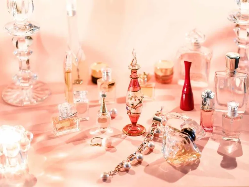 Quel parfum offrir à une femme : le guide pour ne pas se tromper
