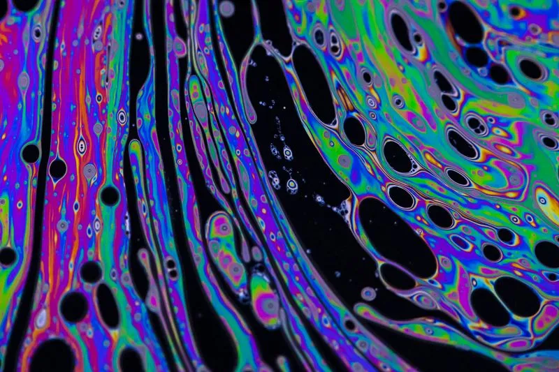 Motif abstrait multicolore évoquant une bulle algorithmique