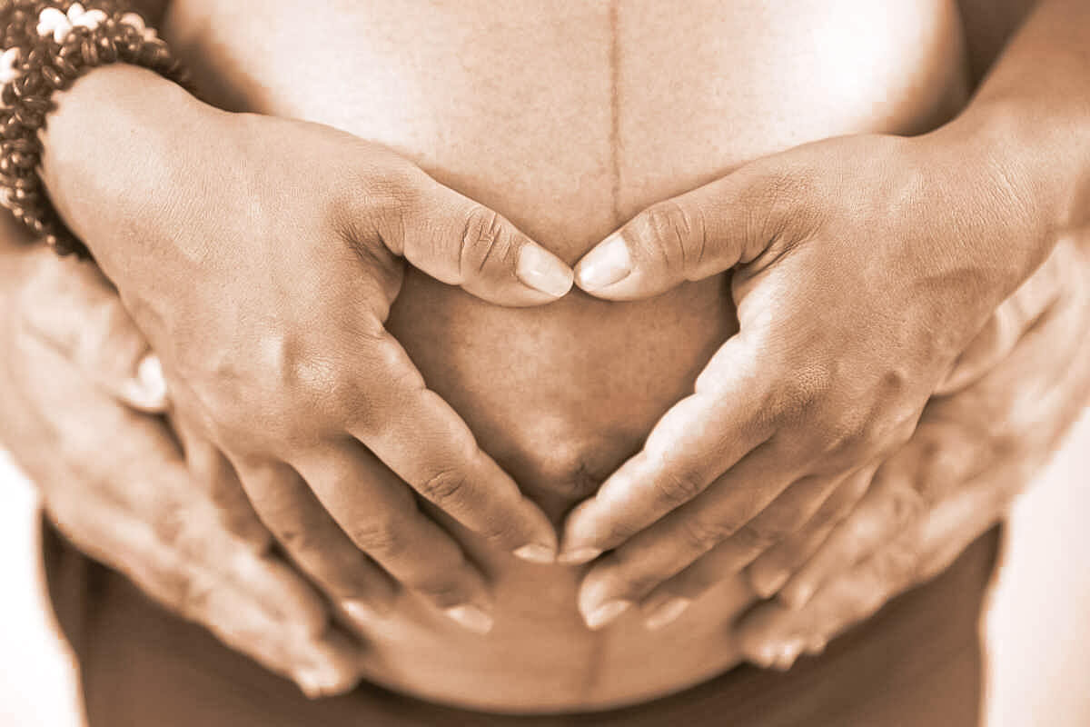 Linea nigra : cette ligne brune sur ton ventre de femme enceinte