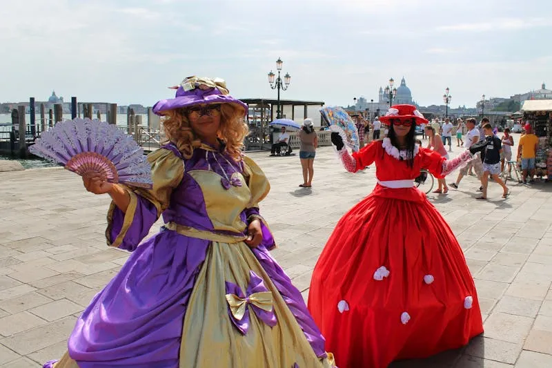 Tenue de bureau élégante avec collants noirs semi-opaques