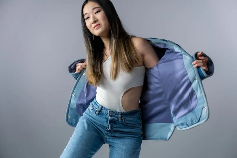 Silhouette en V mise en valeur avec pantalon large