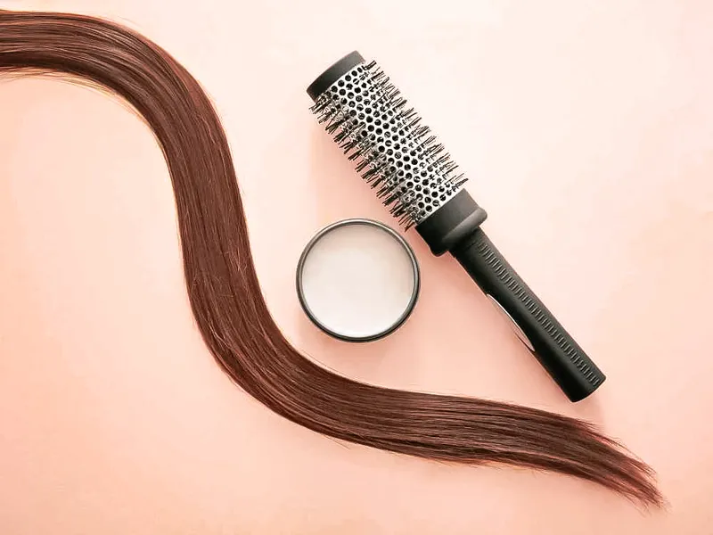 Faire tenir son lissage toute la journée : les vraies techniques
