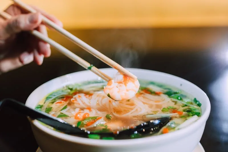 Bol de riz japonais parfaitement cuit